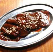 新鮮なレバーを毎日こだわって仕入れています。だからこそクセのない美味しいレバーを提供出来ます。