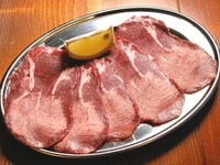 道産で最も仕入れが難しい牛タン。煉屋はいつでも道産牛を仕入れています。