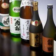 ほのかな吟醸香と後味の切れ、またコクとふくらみのある味わいを併せ持つ個性的な純米酒、味の濃い料理にも幅広い相性を発揮するお酒です。