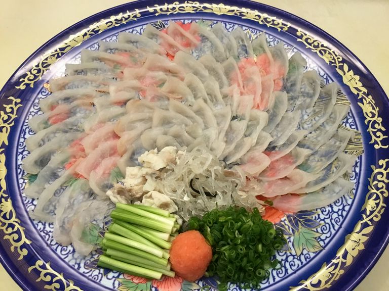 天然のとらふぐを使用した『ふぐ刺し』