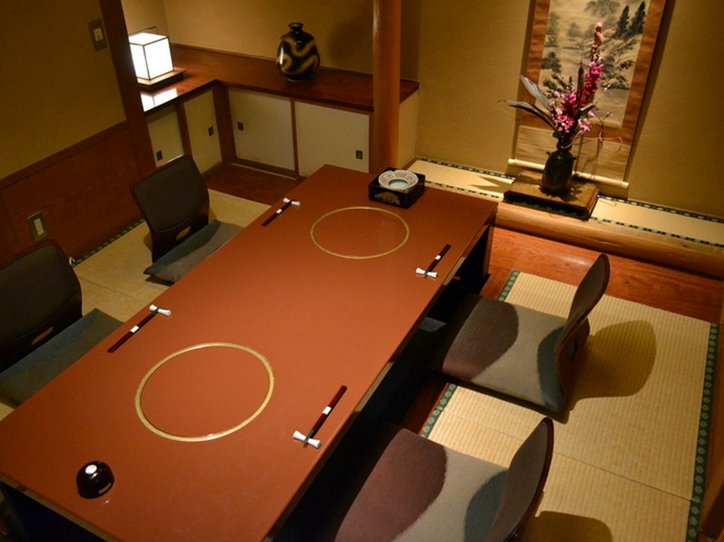 宴会、接待、記念日利用など様々ご利用いただける完全個室