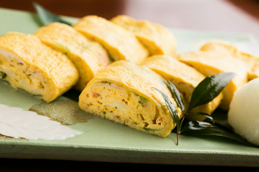 風味豊かな味わいが楽しめる『蟹と三つ葉のだし巻き玉子』