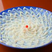 お客様の要望に合わせて、魚介類を提供するのがポリシーです。最高級の食材を扱うお店には高品質の魚介類をお届けする一方、リーズナブルなものをご希望されたら、それに合わせた食材を石巻から毎日直送します。