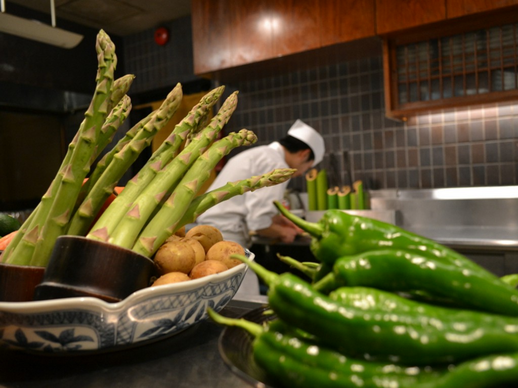 自社農園にて栽培された低農薬の「新鮮野菜」