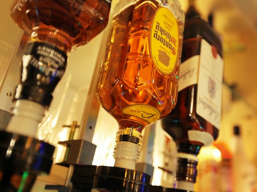 ロック、水割り、ハイボール…すべて飲み放題！