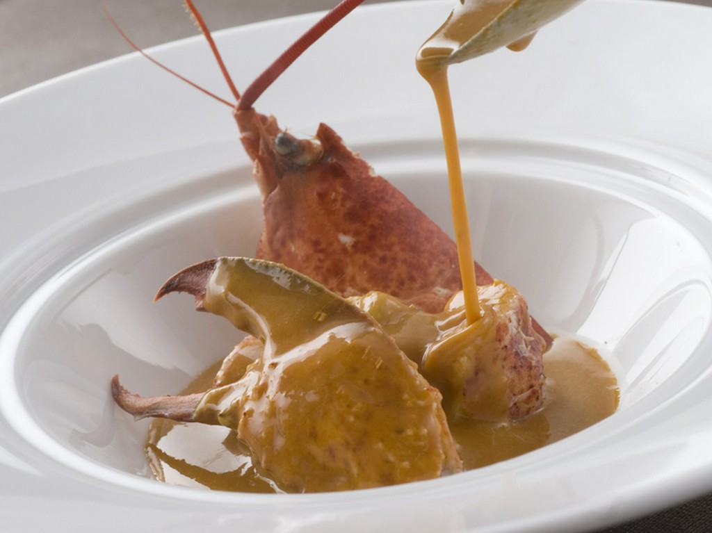 オマール海老のビスクは女性に大人気!!