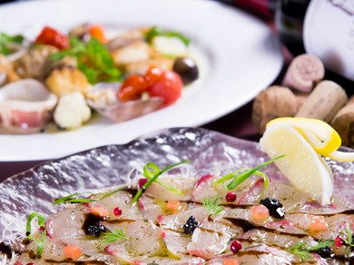 フレンチをベースに独自のエッセンスを加えた西洋料理