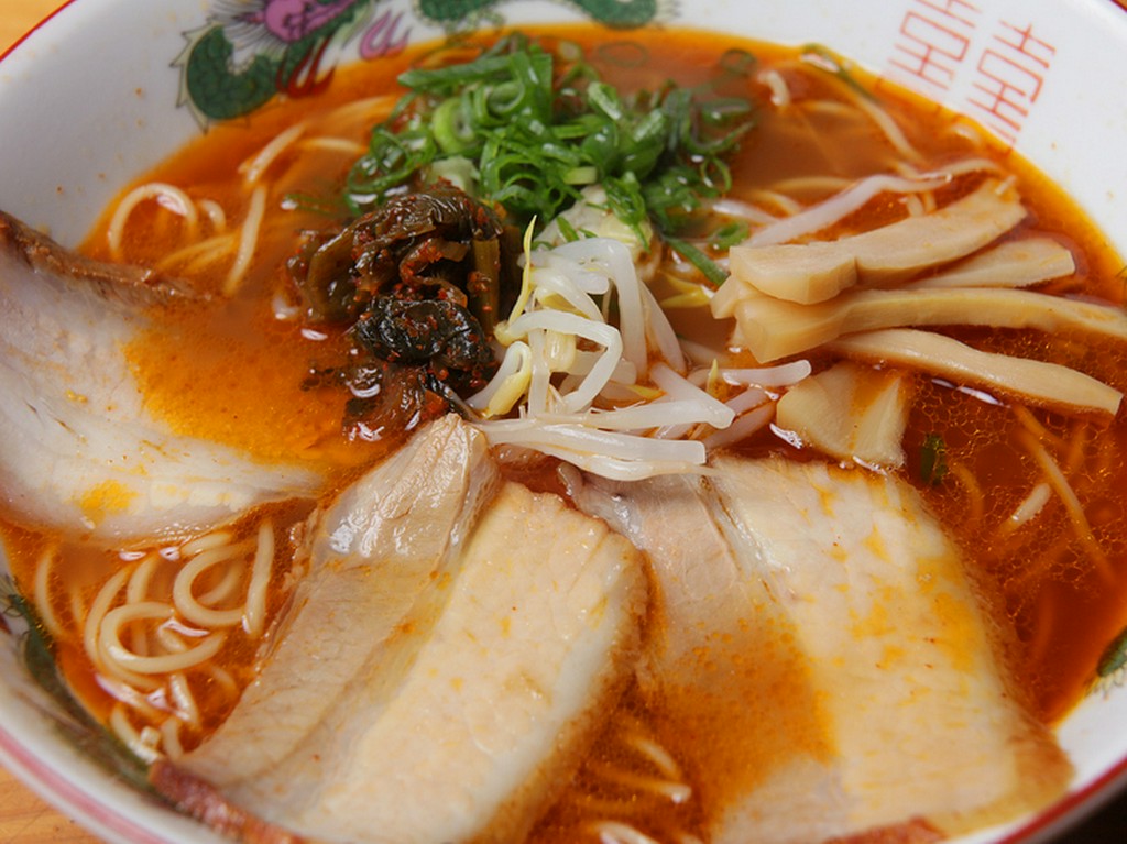 赤そば　ピリ辛アクセントが◎