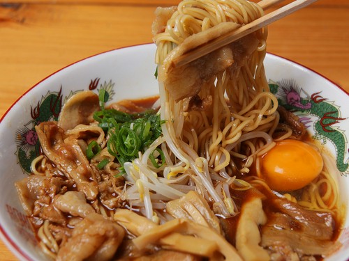 定番！　肉大を卵にからめて・・・