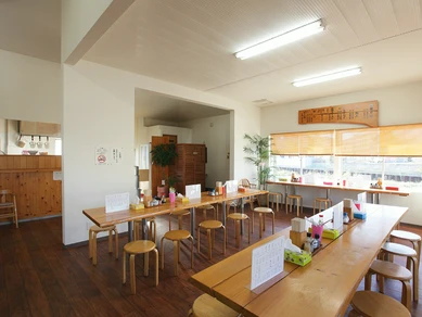 広々とした店内