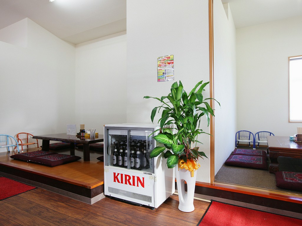 ファミリーのお客様はゆったり座敷席で