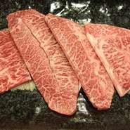 希少部位の代表格。Ａ4黒毛和牛の肩甲骨裏のお肉。