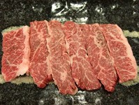 国産の交雑牛・黒毛和牛のハラミはいまや貴重部位。