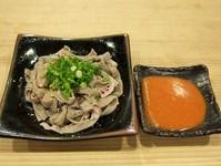 生センマイを丁寧に仕込み。自家製酢味噌で。