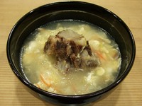 じっくり煮込んだ和牛・国産牛のしっぽ。旨み凝縮。