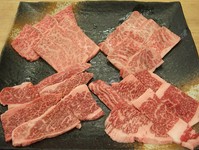 Ａ５ランクの黒毛和牛だけを存分に。上ロース・上カルビ・ロース・カルビの4品。