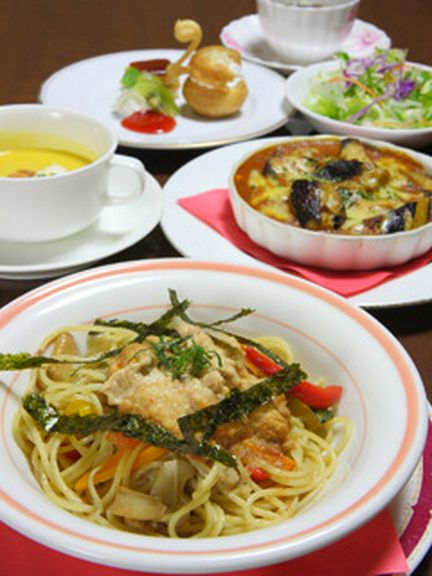 きまぐれハーフセット ハーフサイズのパスタとグラタン