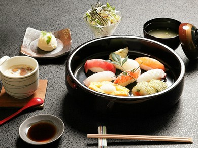 お寿司と茶碗蒸しランチ
