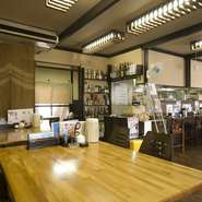 長崎で福岡で人気の長浜ラーメンが楽しめます。定食も多数ございます。また、夜はお酒に合う一品料理もございますので、宴会も承ります。