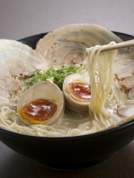 チャーシュー麺煮玉子付き
