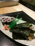 カッパ、しそ、しんこ、納豆　各200円
鉄火、穴子、海老キュー　各300円　穴キュー　330円
手巻き５種盛り1200円
※細巻は、各60円増となります。