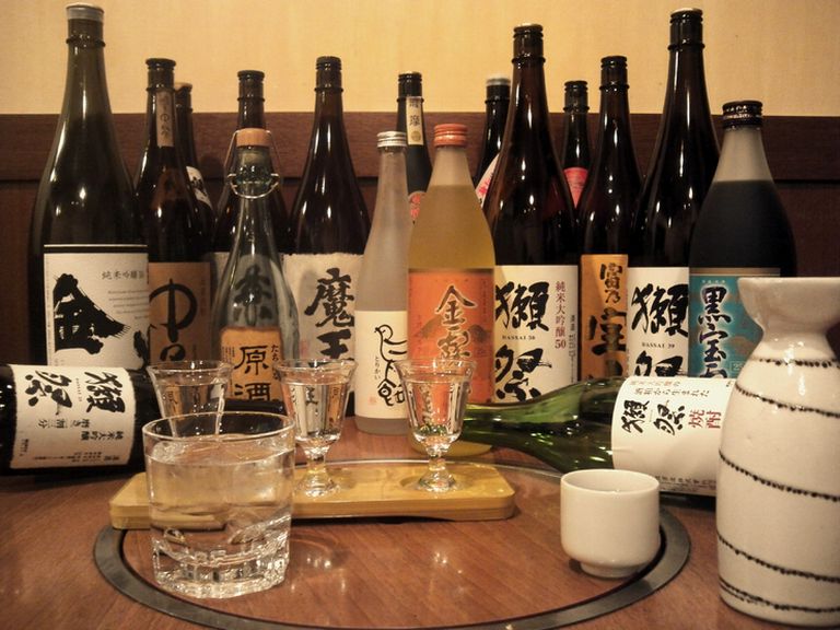 銘柄焼酎・日本酒を取り揃えております。