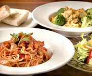 ディ・チェコのパスタを使用したランチ。パスタは10種からお選び下さい。