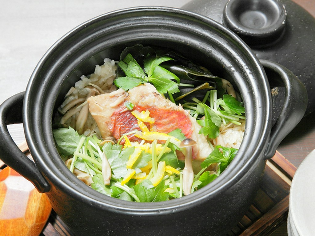 季節の土鍋ご飯（2合）