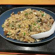 夜も大人気！
パラパラ炒飯