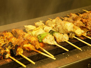 串焼もお酒のお供にピッタリ。職人の技とこだわりの食材たち
