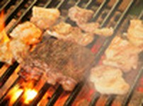 上州牛のステーキがメインに串焼き、肉寿司と楽しめるコース。