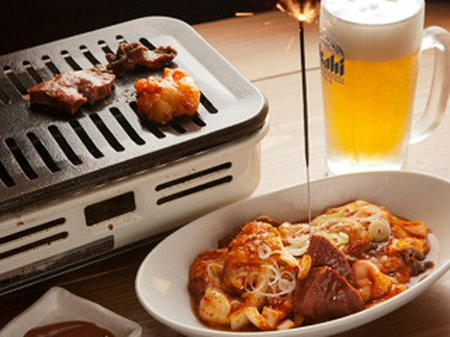 モツバクダン　甘辛く味付けしたプリプリホルモンのミックス