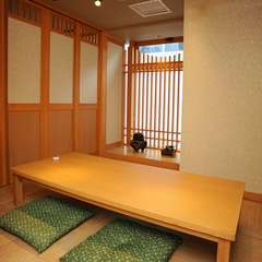 和モダンなデザインの店内で美味な料理をご堪能ください！