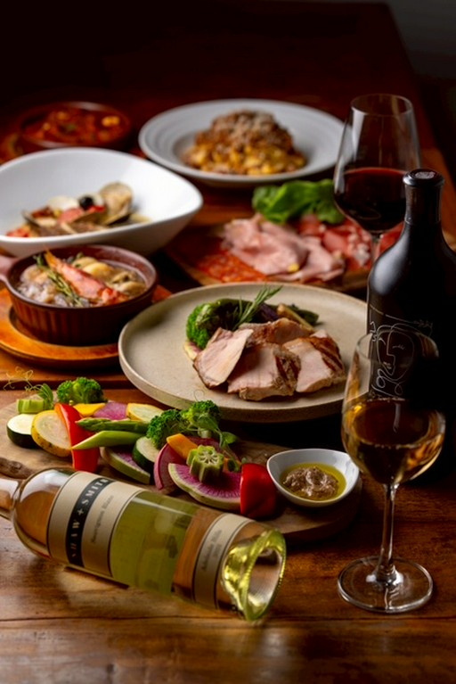 旬の食材満載のお料理と美酒を堪能するひとときは、自然と笑顔に