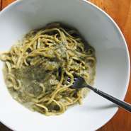 柚子胡椒のピリッとした辛さと、あっさりだけどコクのあるクリームソースに海苔の風味がプラスされた大人のクリームソースパスタ！