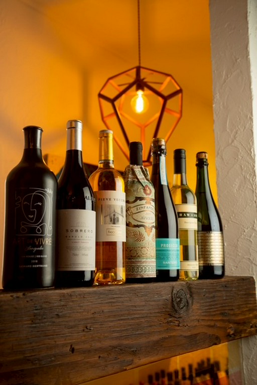 ワインを始めビールやカクテルなど豊富な品揃え