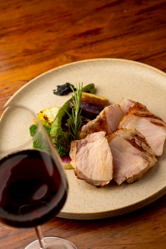 お肉に合うワインを幅広く品揃え