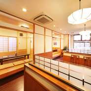 席はそれぞれボックス、小部屋となっており、４名～１５名位まで別れずに座ることができます。
