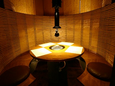 中心街に位置。上質なお肉を提供するに相応しい上質な外観です