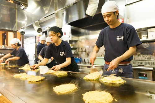カウンター席では目の前で焼いてくれます。