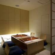 個室もご用意致しておりますので、おくつろぎできる空間でお料理をお楽しみ下さい。