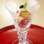 お料理・接客ともにこだわりをもったおもてなしをさせて頂きます。
予算や内容に応じてコース料理をご用意致しますので、
お気軽にご連絡の程、よろしくお願い致します。