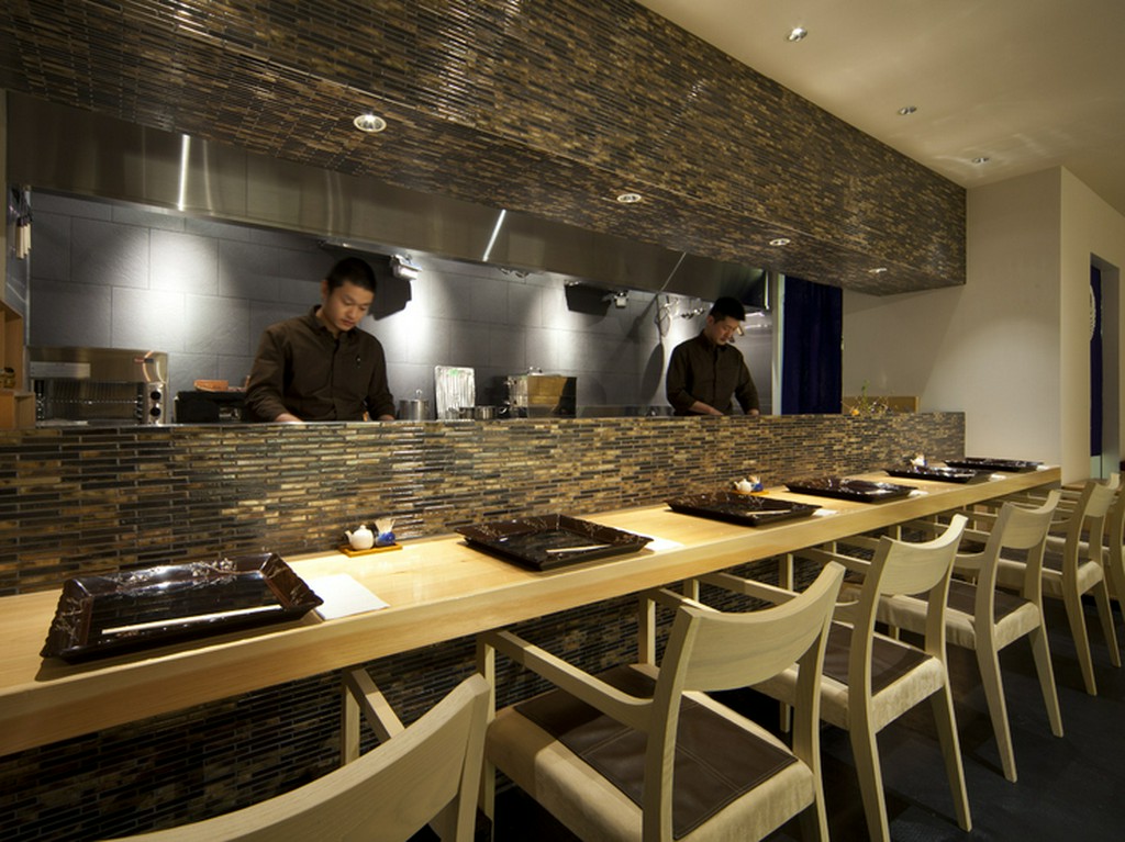 カウンター席もご用意しています。