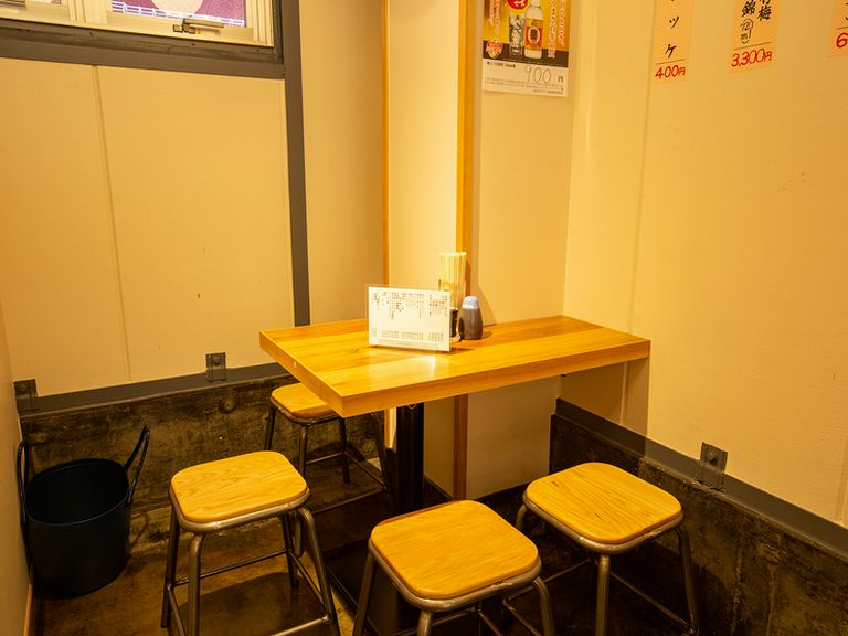 4〜5人規模でのちょっとした宴会にも活躍