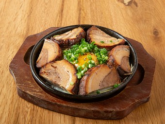 チャーシュー目玉焼き