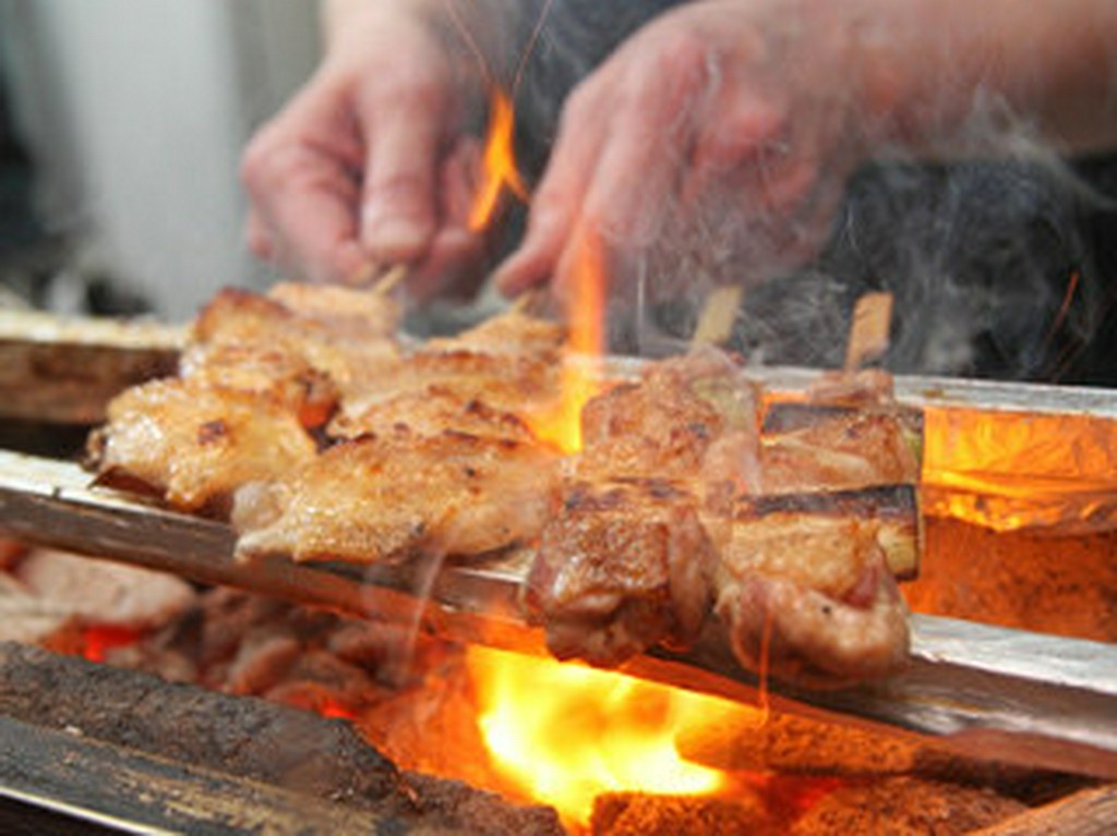 炭火で焼きあげた串焼きをお楽しみ下さい