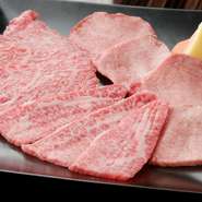 ・上タン塩（4枚）・かいのみ（3枚）・上カルビ（3枚）　極上の焼肉をお楽しみください