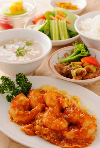 サービスランチセット(スープ、白飯、付合せ、オリジナルデザート付)
