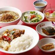 辛さが選べる本格四川麻婆豆腐。
※特製香辛料を使用するため、大辛・激辛・痛辛の順に1～15まで50円ずつUP。

・１～５大辛
・6～10激辛
・11～15痛辛
（一般の方は甘口か普通がおすすめ）