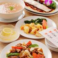 ランチタイム限定、お一人様用のお得なミニコースです。

エビチリ
ピーマンと豚肉の細切り炒め
揚げ物
スープ
白飯
付出し
オリジナルデザート

※写真はイメージです。